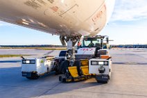 Tow truck with Airbus A321 - in EDDF 1 Tow truck with Airbus A321 - in EDDF 1.jpg