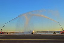 WET SALUTE FOR LAST LUFTHANSA BOEING B737 FLIGHT - EDDF 31 OCTOBER 2016
