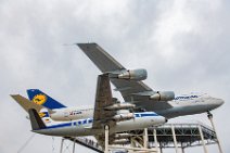 Lufthansa Vickers Viscout 814 + Boeing B747-400 1 Lufthansa Vickers Viscout 814 + Boeing B747-400 1.jpg