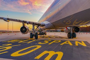 02 AIRPLANES ON GROUND