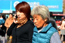 20141102_053634_mother_and_daughter_in_Shenyang_China