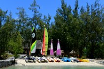 20151218_094323_small_catamarans_and_pedal_boats_Ile_aux_Cerf_Mauritius