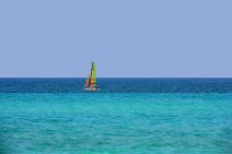 20160423_104033_sailboat_in_Caribbean_Sea_in_VARADERO_Cuba