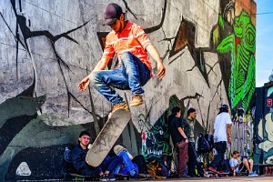 07 SKATE BOARDING