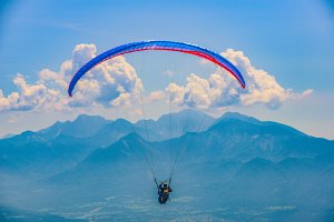 13 PARAGLIDING