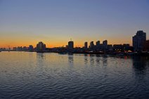 20141103_105138_riverside_promenade_at_YALU_river_in_DANDONG_China_during_sunset