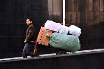 20121024_083810_PEOPLE+WORK_OUTSIDE_WUAI_MARKET_SHENYANG