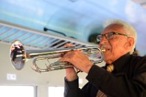 20150606_214438_man_playing_the_trumpet_COLOMBIA