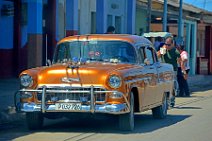 20160418_150011_CLASSIC_CAR_orange_Cuba