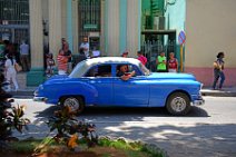 20160420_123609_CLASSIC_CAR_blue_in_MATANZAS_Cuba