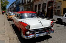 20160420_125608_CLASSIC_CAR_red_in_MATANZAS_Cuba