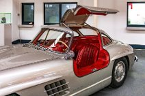 Mercedes gullwing Mercedes gullwing.jpg