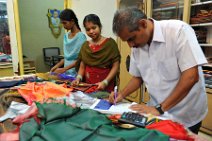 20121228_141324_in_a_silk_shop_in_Kancheepuram_India