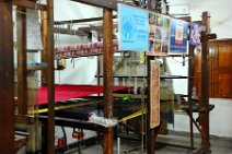 20121228_141640_silk_weaving_in_Kancheepuram_India