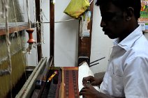 20121228_141821_silk_weaving_in_Kancheepuram_India