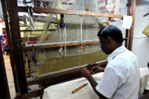 20121228_141837_silk_weaving_in_Kancheepuram_India