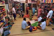 20121228_142242_in_a_silk_shop_in_Kancheepuram_India