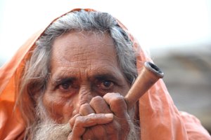 DOCU - KUSHTI AT THE RIVER - KOLKATA