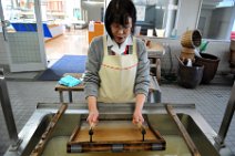 20130216_051648_PAPER_MANUFACTURING_in_MINO_Japan