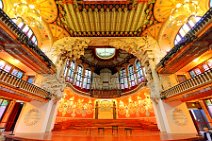 MAIN HALL OF THE PALAU DE LA MUSICA CATALANA - BARCELONA - SPAIN 01 MAIN HALL OF THE PALAU DE LA MUSICA CATALANA - BARCELONA - SPAIN 01