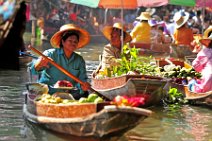 DAMNOEN SADUAK FLOATING MARKET - THAILAND Calcutta, India: South Kolkata Dhobi Ghat (washing place)