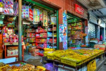 HDR - LITTLE SUPERMARKET - MAEKLONG - THAILAND