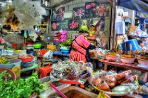 HDR - MAEKLONG MARKET STANDS - THAILAND 04