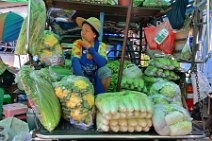 20150226_073703_vegetables_seller_PAK_KLONG_flower_market_Bangkok
