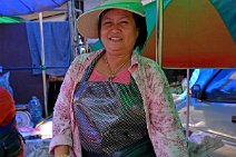 20150226_073816_vegetables_seller_PAK_KLONG_flower_market_Bangkok