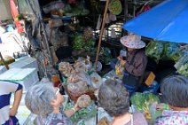 20150226_074054_market_stand_PAK_KLONG_flower_market_Bangkok