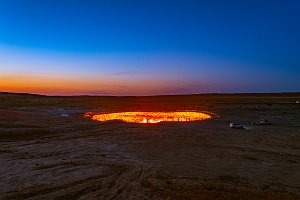 DOCU - DERVAZA CRATER IN THE KARAKUM DESERT